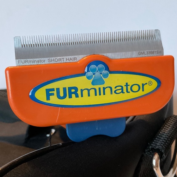 Professional Dog Grooming Kit - Wahl Bag, 8 Grooming Tools, Smock and Lab Coat - Picture 4 of 16